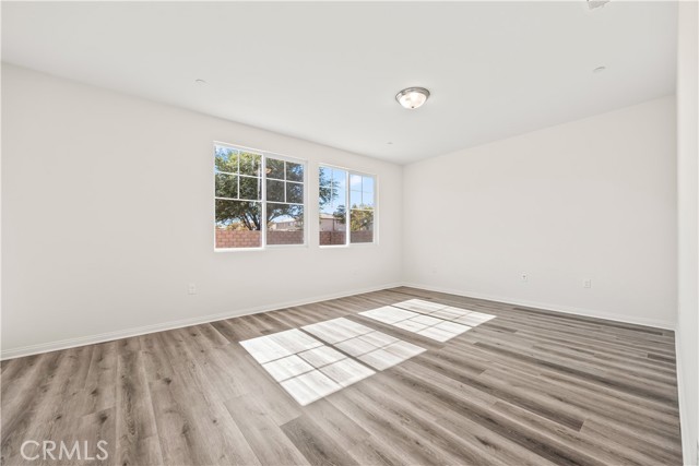 MLS #WS25251133 image #8