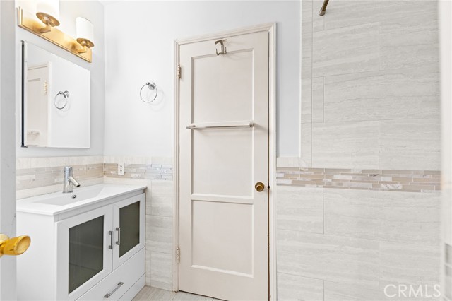 MLS #WS25252084 image #24