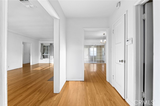 MLS #WS25252084 image #5