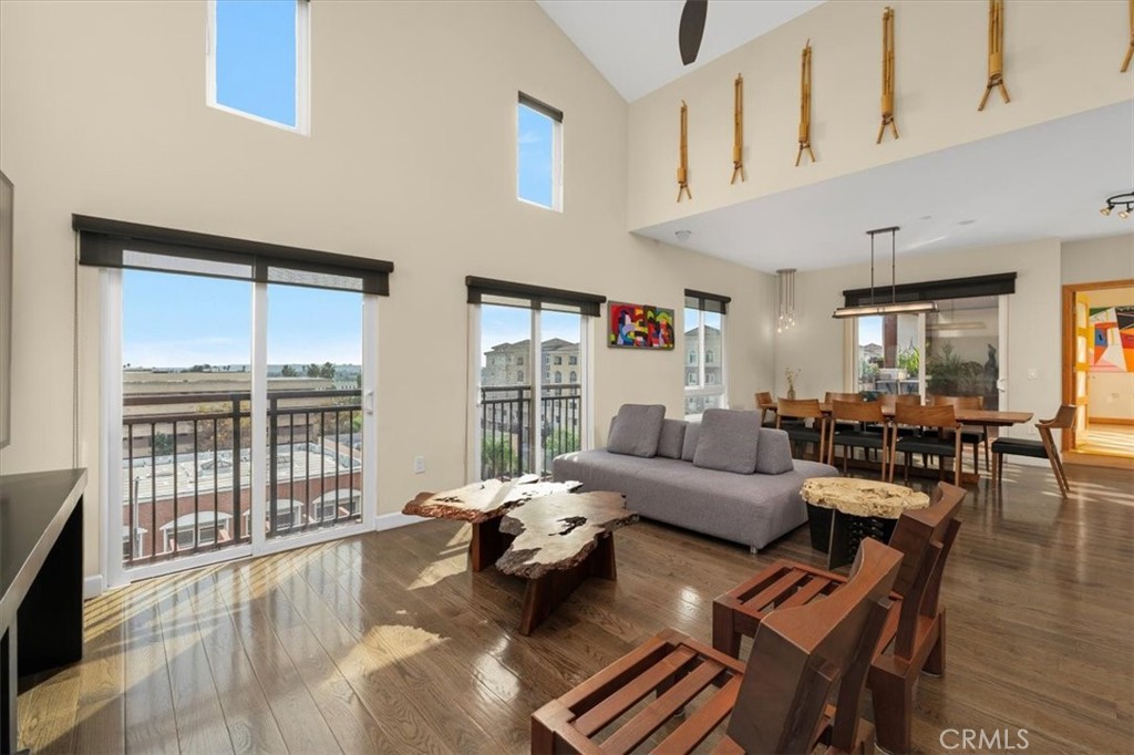 MLS #WS25252364 image #2