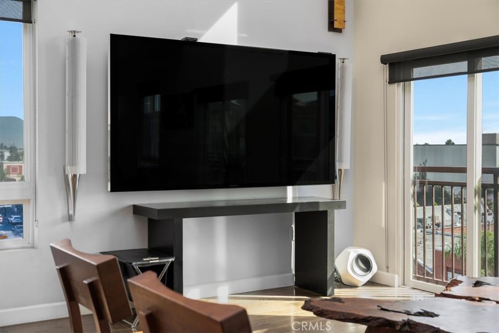 MLS #WS25252364 image #3