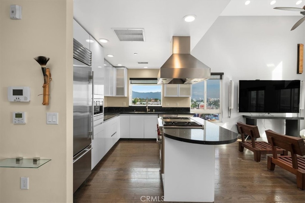 MLS #WS25252364 image #4