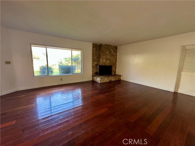 MLS #WS25252480 image #1