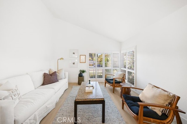 MLS #WS25252500 image #1