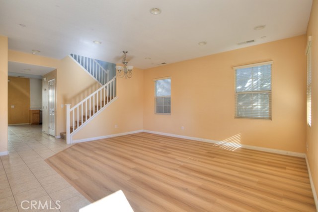 MLS #WS25252536 image #3