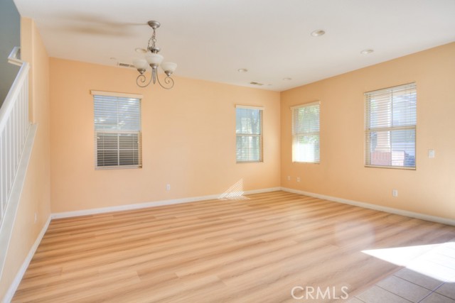 MLS #WS25252536 image #6