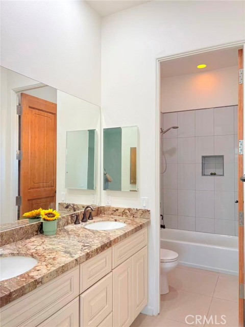 MLS #WS25252716 image #16