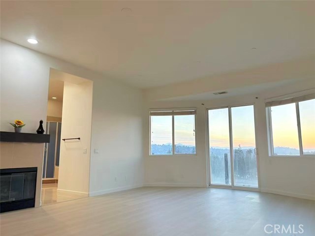 MLS #WS25252716 image #21