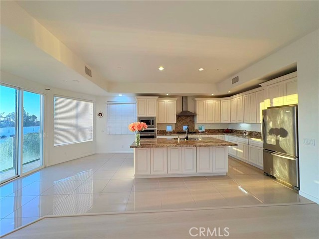 MLS #WS25252716 image #3