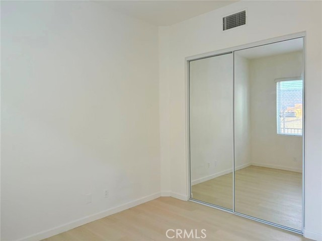 MLS #WS25252716 image #8