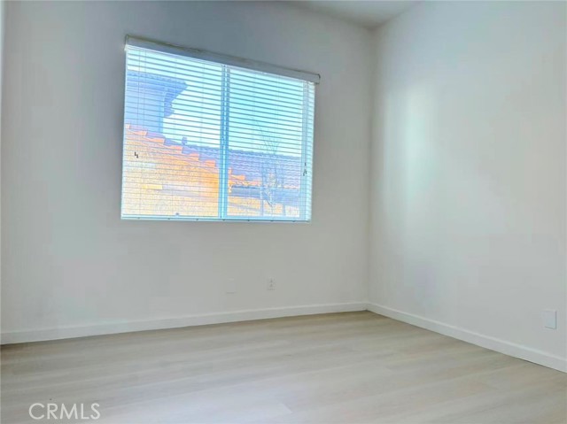 MLS #WS25252716 image #9