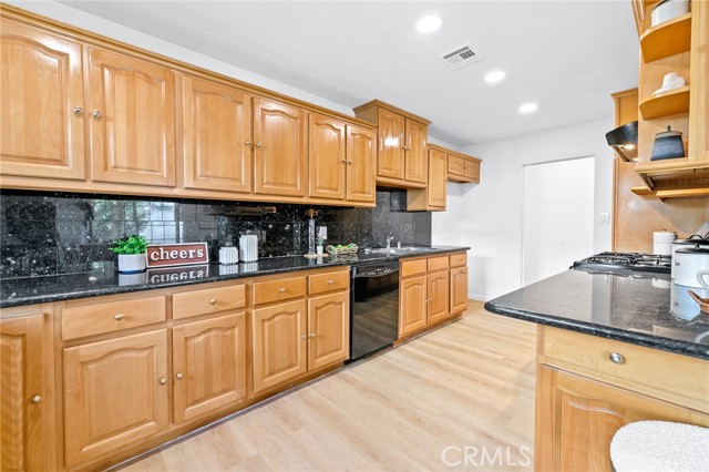 MLS #WS25252748 image #6