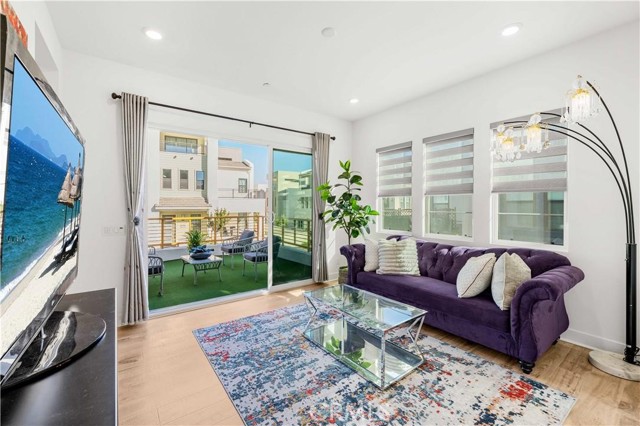 MLS #WS25253316 image #8