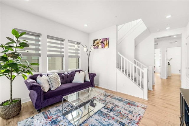 MLS #WS25253316 image #9