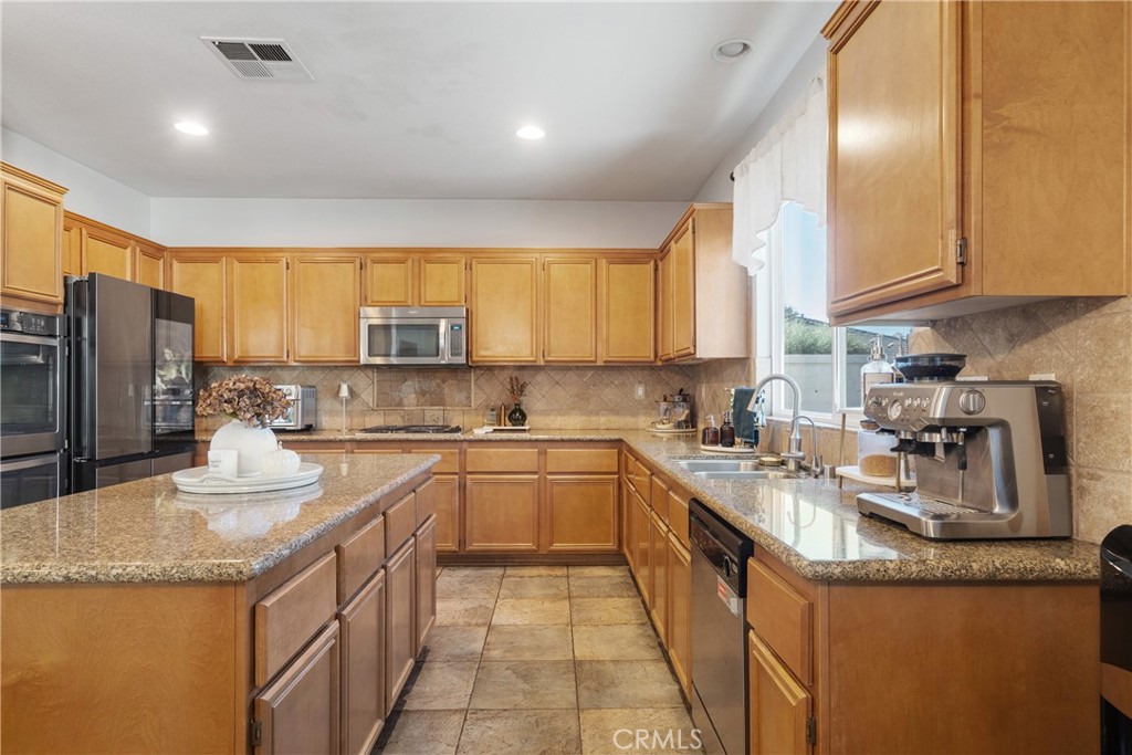 MLS #WS25253365 image #12