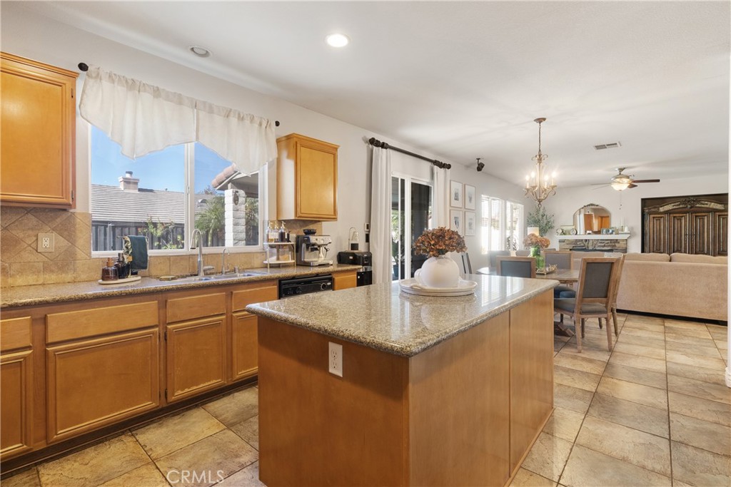 MLS #WS25253365 image #14