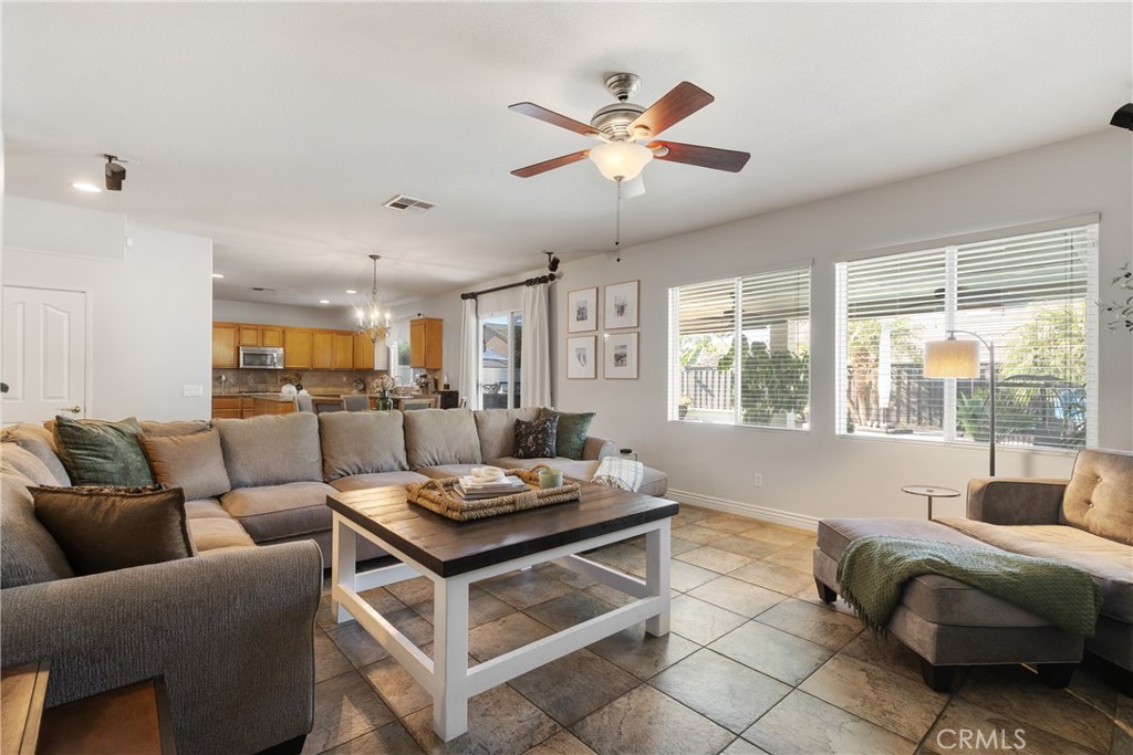 MLS #WS25253365 image #15