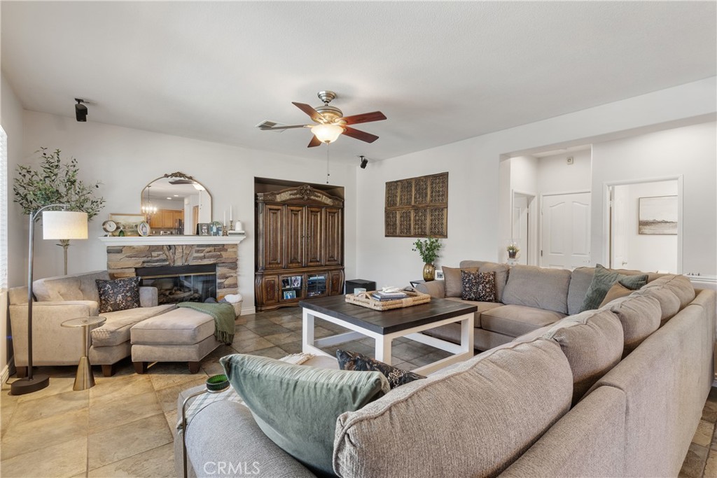 MLS #WS25253365 image #16