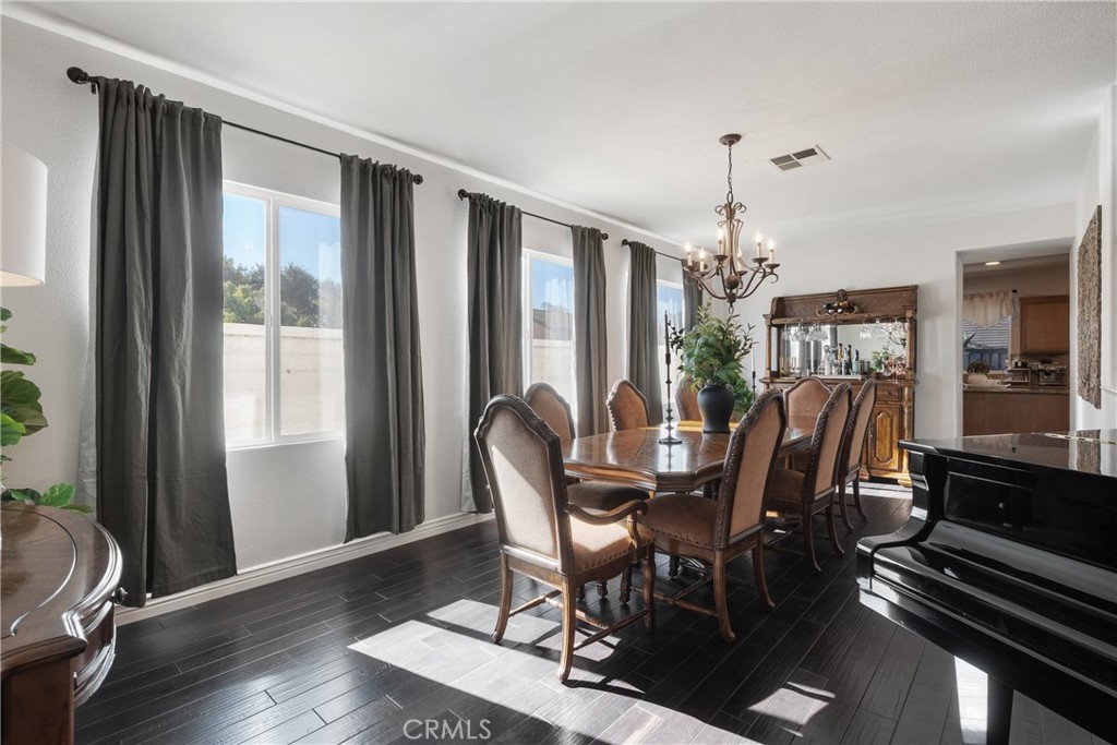 MLS #WS25253365 image #5