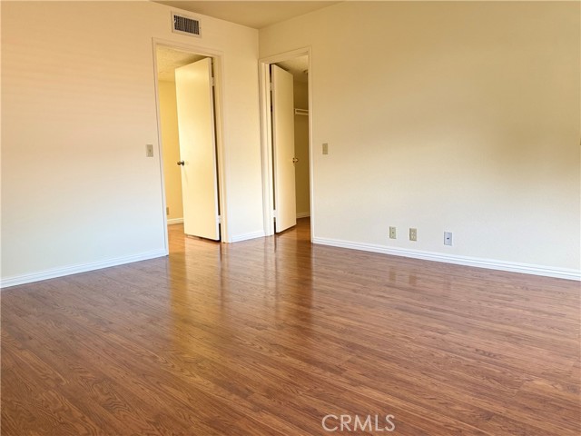 MLS #WS25253641 image #2