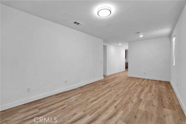 MLS #WS25253830 image #15