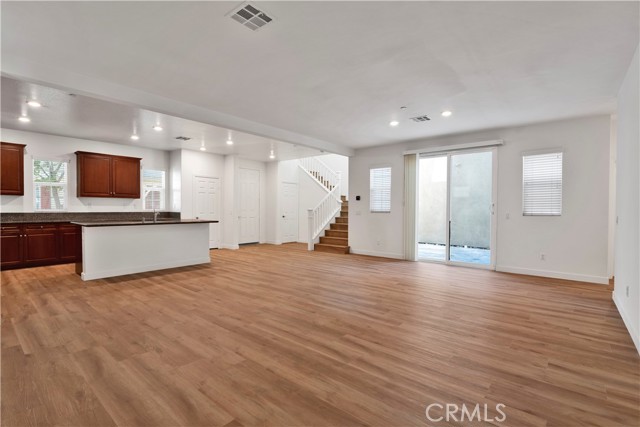 MLS #WS25253830 image #2