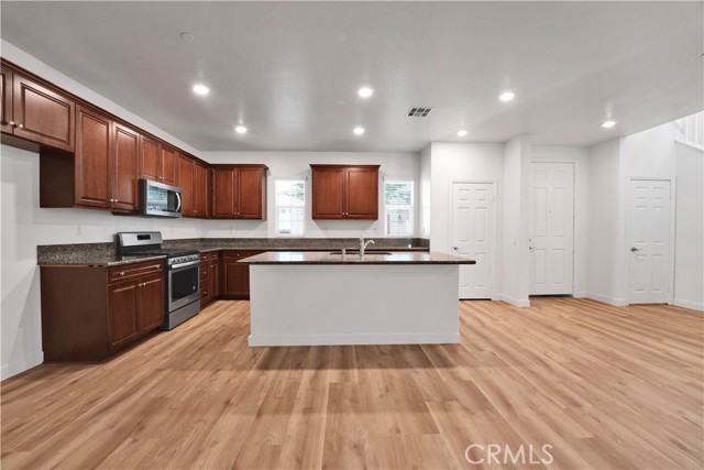 MLS #WS25253830 image #3