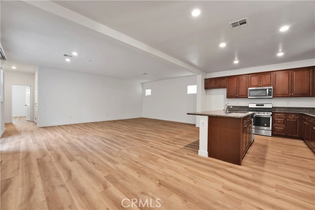 MLS #WS25253830 image #4