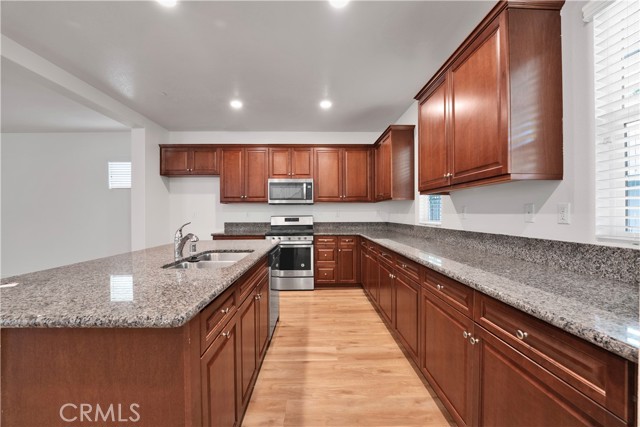 MLS #WS25253830 image #5