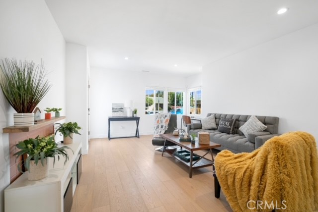 MLS #WS25253863 image #14