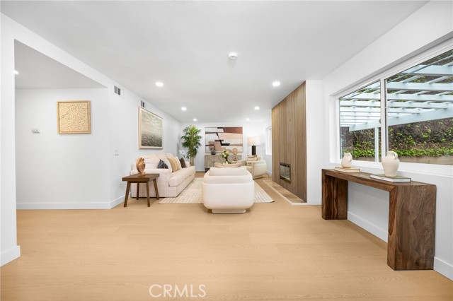 MLS #WS25254209 image #16