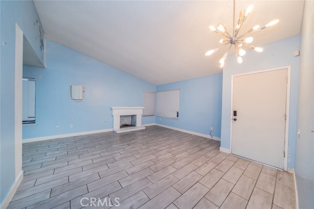 MLS #WS25254390 image #2