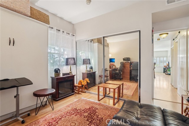 MLS #WS25254427 image #8