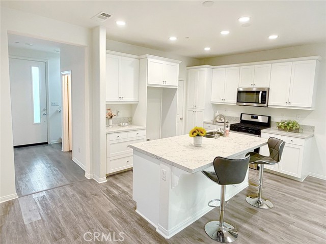 MLS #WS25254850 image #2