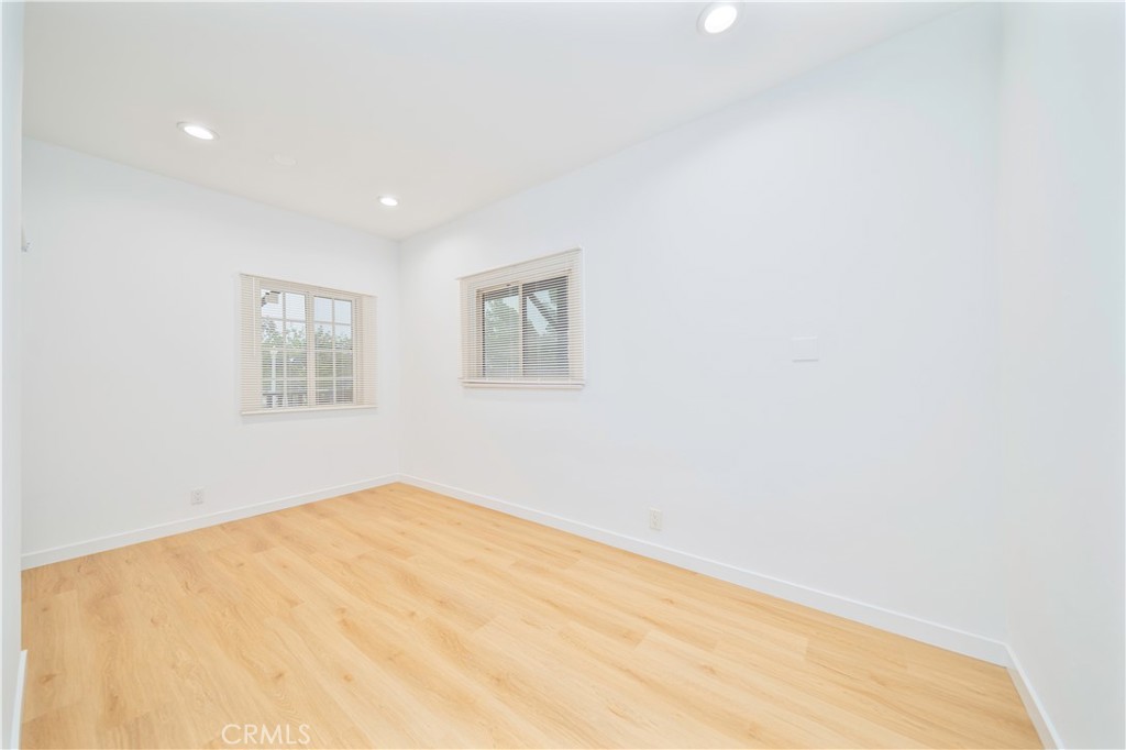 MLS #WS25254998 image #11