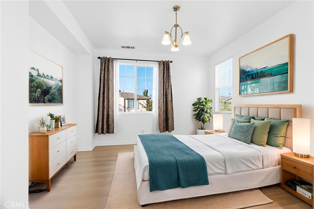 MLS #WS25255280 image #15