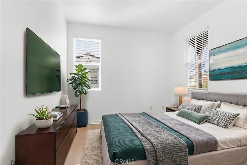 MLS #WS25255280 image #18