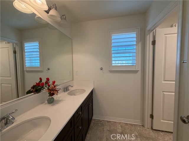 MLS #WS25255301 image #24