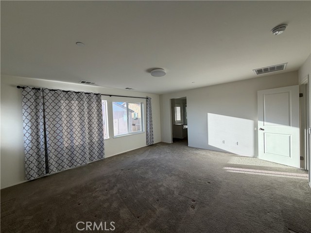 MLS #WS25255301 image #9