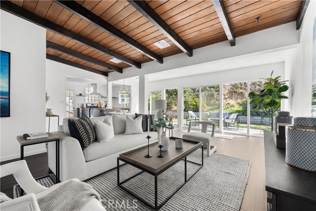 MLS #WS25255472 image #1