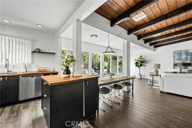 MLS #WS25255472 image #16