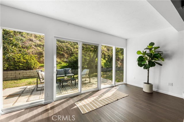 MLS #WS25255472 image #5