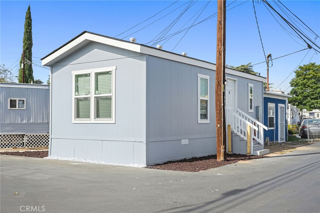 MLS #WS25255512 image #1