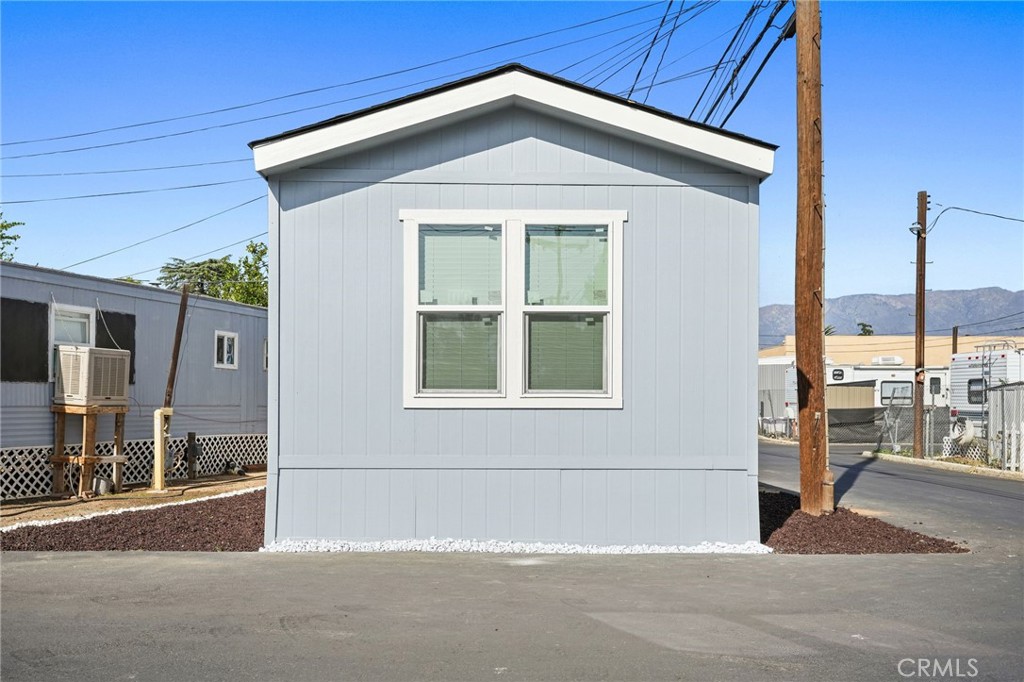 MLS #WS25255512 image #2