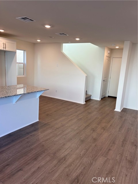 MLS #WS25255532 image #2