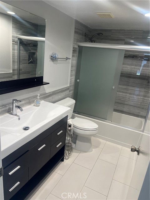 MLS #WS25255805 image #12