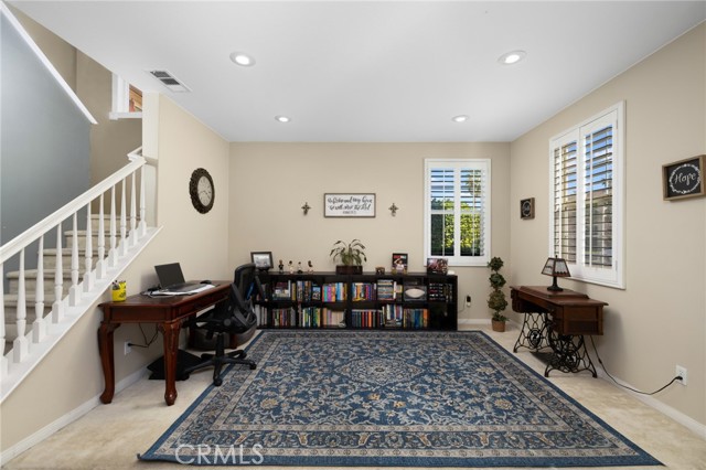 MLS #WS25255861 image #2