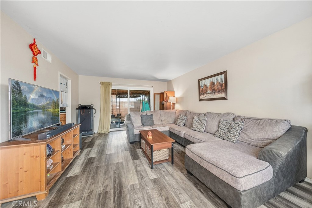 MLS #WS25255923 image #3