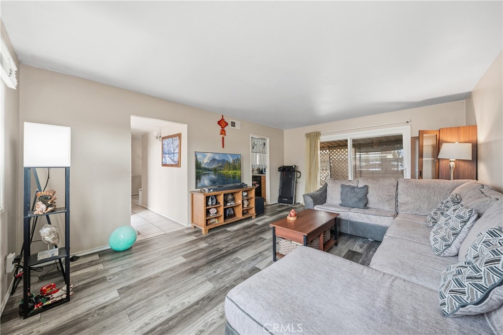 MLS #WS25255923 image #4