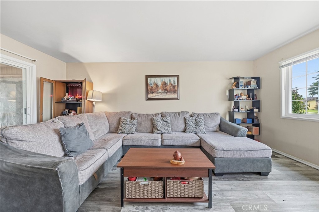 MLS #WS25255923 image #5